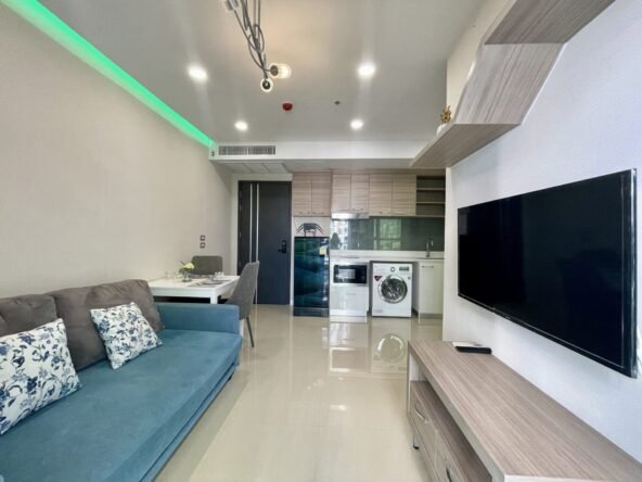 A high-rise luxury condominium Dusit Grand View Jomtien Pattaya