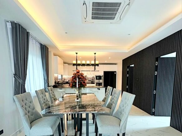 Beachfront Villa with Pool | Jomtien Chaiyapruk