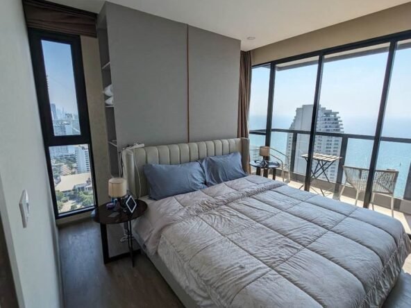 Sea View Condo with Fully Furnished Rooms in Pattaya