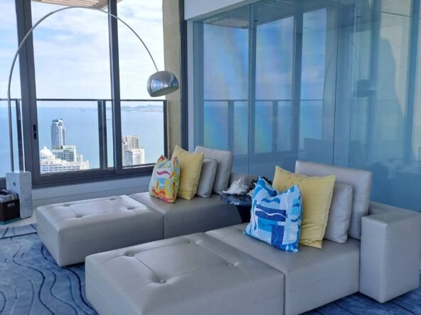 🎉Exclusive Penthouse with Private Rooftop Pool in Pattaya