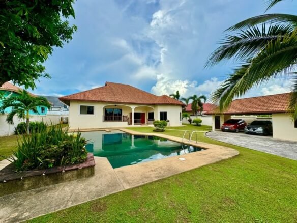 Fully Furnished Pool Villa Near Walking Street, Pattaya