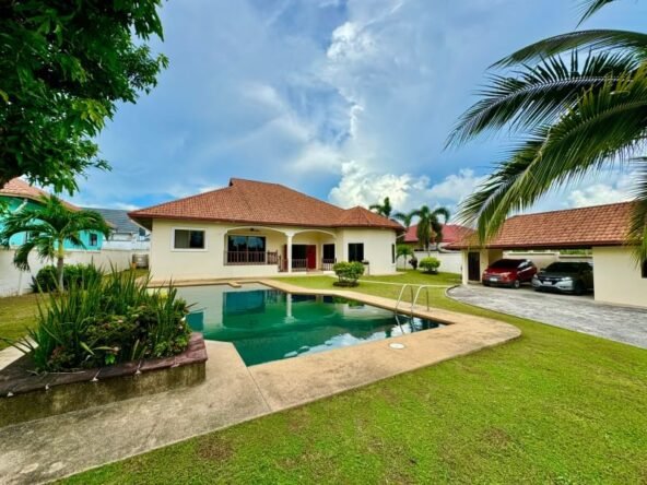 Fully Furnished Pool Villa Near Walking Street, Pattaya