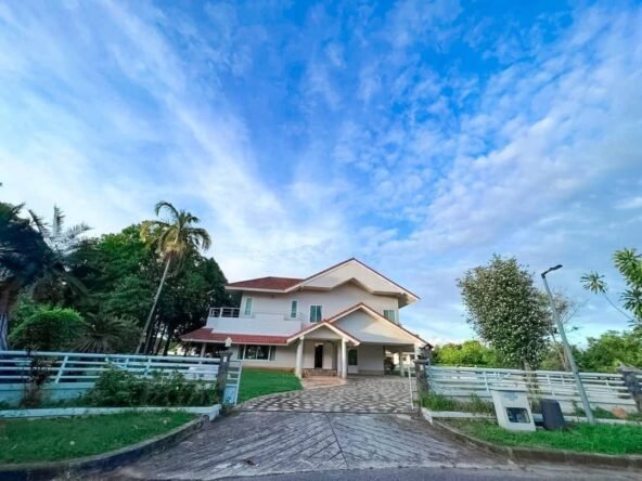 🏡Beautiful 4-Bedroom House in Eastern Star Golf Course