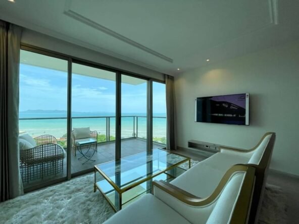 🏨The Riviera Monaco: Your Coastal Retreat