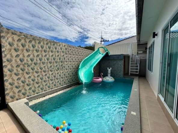 For rent: 2 pool villas in a pool villa project in Huai Yai area