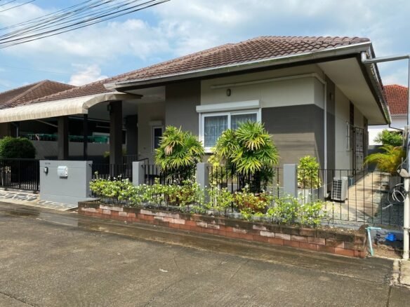 Single house for rent Soi Huai Yai