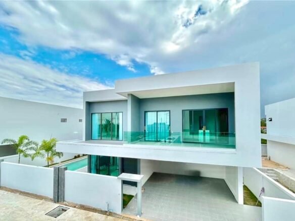 𝐀 𝐥𝐮𝐱𝐮𝐫𝐢𝐨𝐮𝐬 𝐩𝐨𝐨𝐥 𝐯𝐢𝐥𝐥𝐚, 𝐛𝐫𝐚𝐧𝐝 𝐧𝐞𝐰 𝐟𝐫𝐨𝐦 𝐭𝐡𝐞 𝐩𝐫𝐨𝐣𝐞𝐜𝐭 𝐒𝐨𝐢 𝐍𝐨𝐧𝐠 𝐌𝐚𝐢 𝐊𝐚𝐞𝐧 𝟏𝟕-𝐏𝐚𝐭𝐭𝐚𝐲𝐚