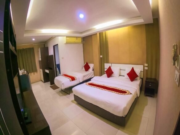 Hotel for rent near Walking Street Pattaya 24 rooms, very good location, massage shop for rent. โรงแรมให้เช่า ใกล้ถนนคนเดิน พัทยา 24 ห้อง ทําเลดีมาก มีร้านนวดให้เช่า