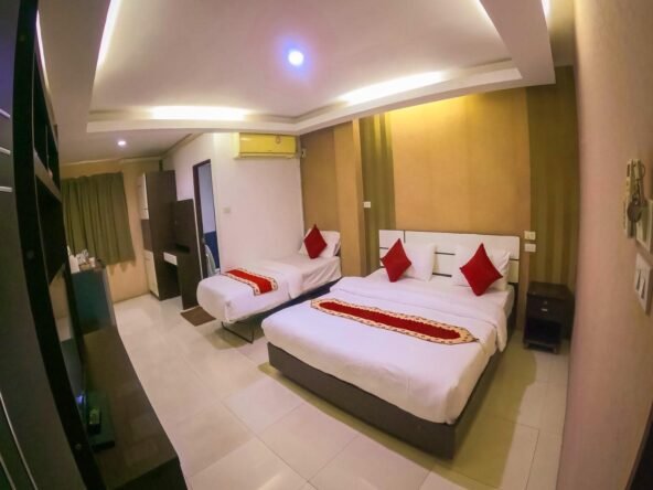 Hotel for rent near Walking Street Pattaya 24 rooms, very good location, massage shop for rent. โรงแรมให้เช่า ใกล้ถนนคนเดิน พัทยา 24 ห้อง ทําเลดีมาก มีร้านนวดให้เช่า