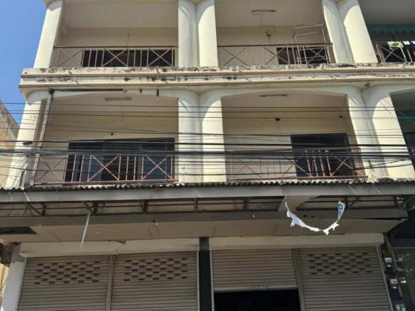 For sale: 2 bars, 11 rooms, Soi 6, famous tourist attraction, Pattaya. ขาย: กิจการบาร์ 2 ร้าน 11 ห้อง ซอย 6 ที่ท่องเที่ยวชื่อดัง พัทยา