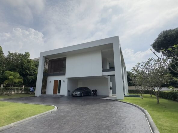 Exclusive Luxury Pool Villas in Bang Saray, Sattahip, Sukhumvit Rd. พูลวิลล่าสุดหรู ในบางเสร่ สัตหีบ ถนนสุขุมวิท