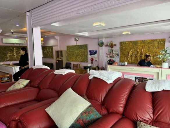 Massage Shop for Sale central Pattaya near beach and walking street only 5 minutes. ขายร้านนวดพัทยากลาง ใกล้ชายหาด และถนนคนเดิน เพียง 5 นาที