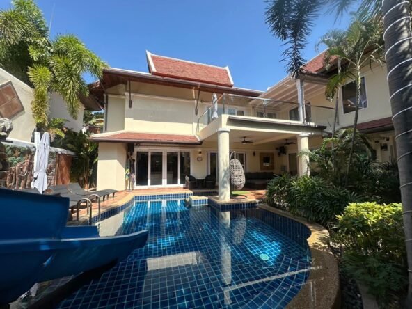 Pool Villa in the seaside. Thai Bali village , chateau Dale , thappraya. road Land 100 sqw