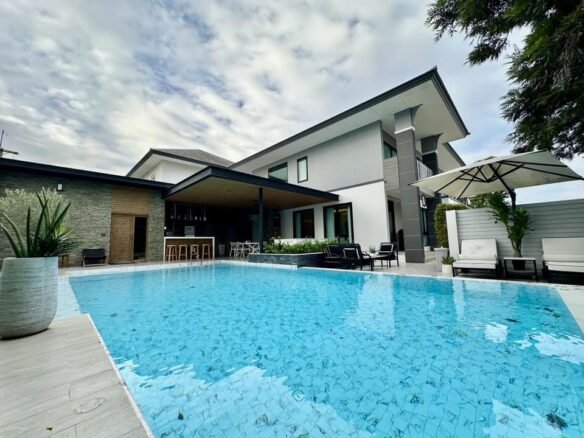 ขายบ้านในหมู่บ้านภัททาไพร์ม (หลังมุม) ถนนบายพาส 36 ใกล้โรงเรียนนานาชาติรีเจ้นท์