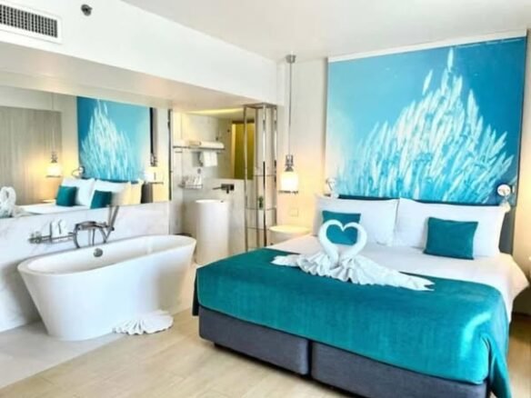 For rent, luxury hotel with restaurant, bus parking 119 rooms, Pattaya. ปล่อย เช่าโรงแรม สไตล์ หรูหรา มีห้องอาหารที่จอดบัส 119 ห้อง พัทยา