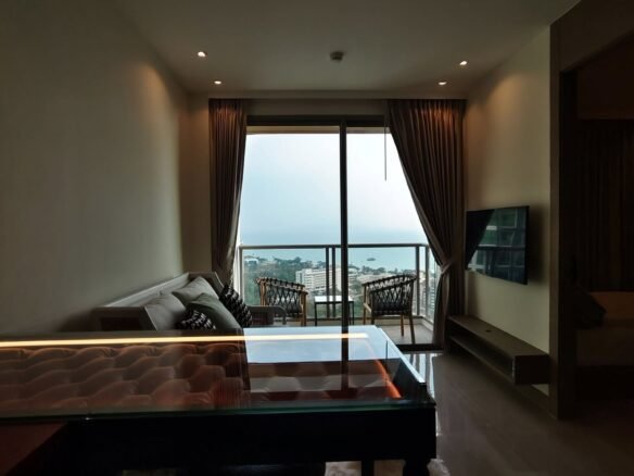 Luxury condo for rent! The Riviera Ocean Drive. คอนโดหรูให้เช่า! The Riviera Ocean Drive