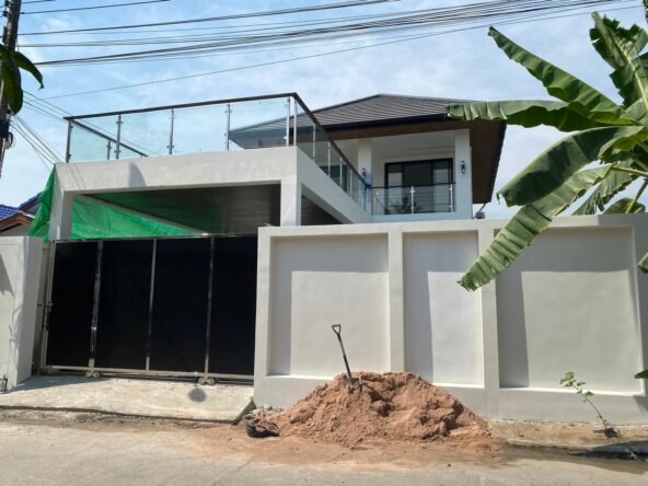 Two-story Pool Villa | 4 km. To the beach Jomtien. พูลวิลล่า 2 ชั้น | ห่างชายหาด จอมเทียน 4 กม.
