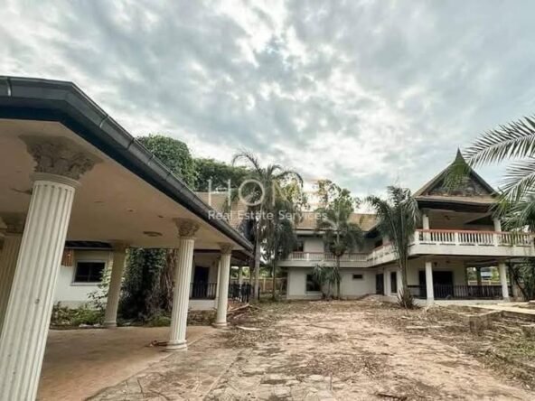 For sale, 2-storey detached house with swimming pool, good location, North Pattaya. ขายบ้านเดี่ยว 2 ชั้น พร้อมสระว่ายน้ำ ทำเลดี พัทยาเหนือ