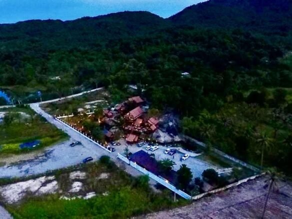 For sale: Resort, accommodation in a natural atmosphere, can be used as a cafe / restaurant. ขาย รีสอร์ท ที่พักบรรยากาศแบบธรรมชาติ ทำคาเฟ่ / ทำร้านอาหาร