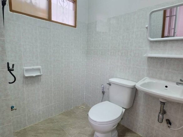 ขายบ้านเดี่ยว 51.6 ตรว. ใกล้สนามกล์อฟอีสเทินสตาร์ บ้านฉาง House For Sale in Ban Chang Zone, near Golf Eastern Star