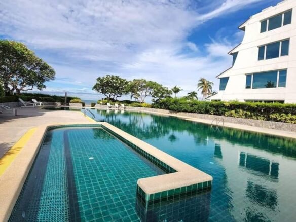 Beachfront townhouse for rent @ Jomtalay Resort, Na Jomtien. ให้เช่าทาวน์เฮาส์หน้าชายหาด @ จอมทะเลรีสอร์ท นาจอมเทียน