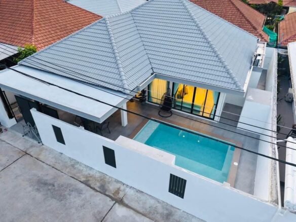 Luxurious pool villa near Jomtien Beach, Pattaya. พูลวิลลาสุดหรู ใกล้หาดจอมเทียน พัทยา