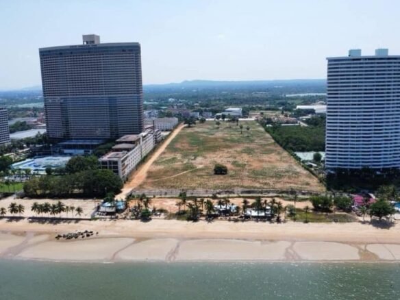 Land on Sukhumvit-Jomtien Beach, 100% sea view. ที่ดินติดสุขุมวิท-ติดทะเลจอมเทียน วิวทะเล 100%