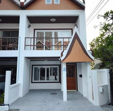 Townhouse 4 Bedroom for Rent & Sale. ทาวน์เฮ้าส์ 4 ห้องนอน บนเขาพระตำหนักซอย 5