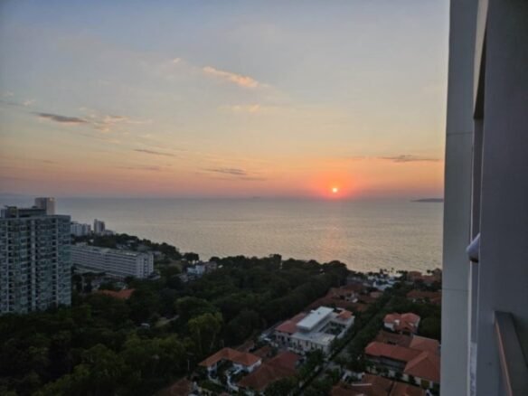 Sea view on the 24th floor at The Peak Towers Condo Pratamnak