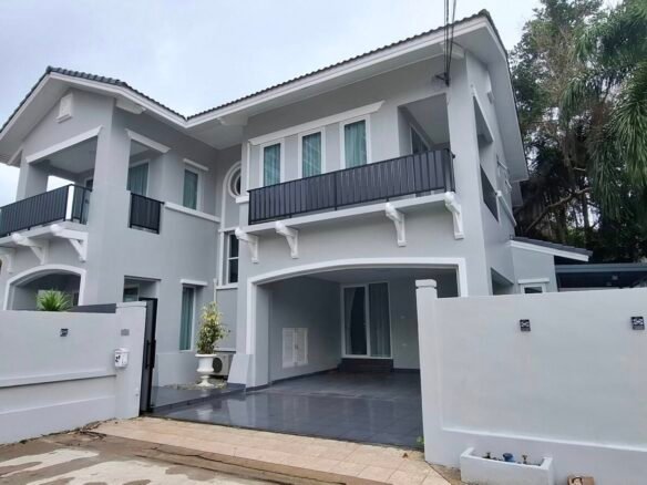 Pool villa for sale near Jomtien Beach. ขายบ้านพูลวิลล่า ใกล้หาดจอมเทียน