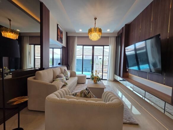 For sale, single-storey house located in Huai Yai project, with furniture and private swimming pool. ขาย บ้านเดี่ยวชั้นเดียว ตั้งอยู่ในโครงการ ห้วยใหญ่ พร้อมเฟอร์นิเจอร์และสระว่ายน้ำส่วนตัว