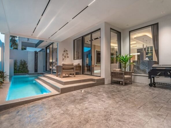 Luxury pool villa in the heart of South Pattaya – Only 18.5 million baht. พูลวิลล่าหรูใจกลางพัทยาใต้ – เพียง 18.5 ล้านบาท