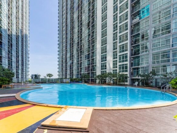 The Twin Tower jomtien 📍 ทำเลทอง: ถนนสาย 2 จอมเทียน. The Twin Tower jomtien 📍 Prime location: Jomtien 2nd Road.