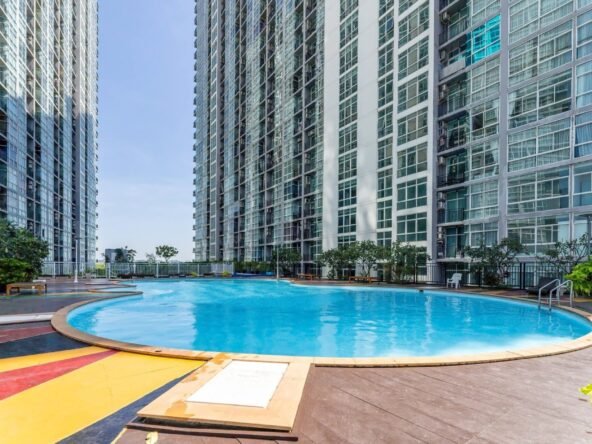 The Twin Tower jomtien 📍 ทำเลทอง: ถนนสาย 2 จอมเทียน. The Twin Tower jomtien 📍 Prime location: Jomtien 2nd Road.