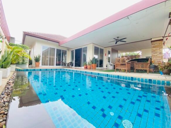ขายด่วน! บ้านเดี่ยวพูลวิลล่า พร้อมเข้าอยู่ @ห้วยใหญ่ พัทยา. Urgent sale! Single house with pool villa, ready to move in @ Huai Yai, Pattaya.