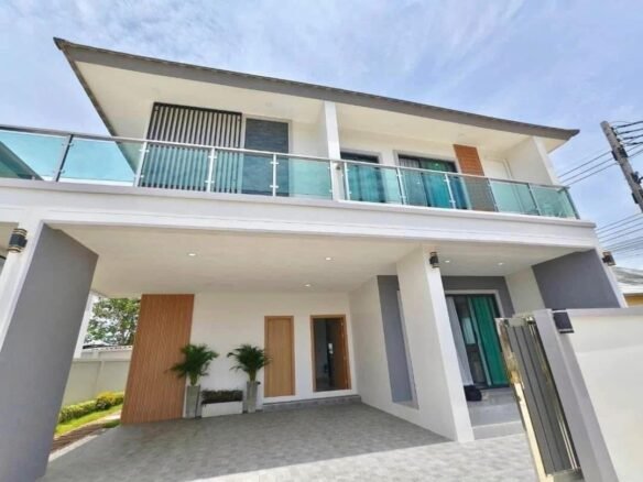 full 2-storey detached house, modern luxury style, meets the needs of living with privacy.บ้านเดี่ยว 2 ชั้นสไตล์โมเดิร์นลักชัวรี่ ตอบโจทย์ในการใช้ชีวิต ด้วยความเป็นส่วนตัว