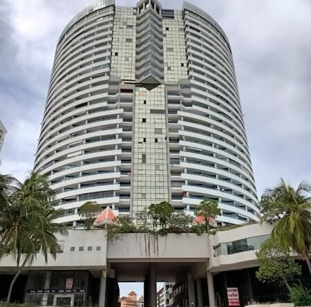 ขาย คอนโดหน้าหาดจอมเทียน . Jomtien plaza condotel for sale