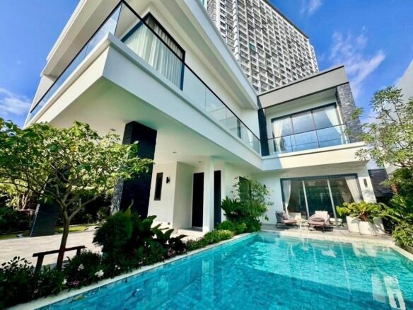 Luxury Vista Villa – บ้านหรูสั่งสร้าง ใจกลางพัทยาใต้.Luxury Vista Villa – Luxury custom-built house in the heart of South Pattaya.