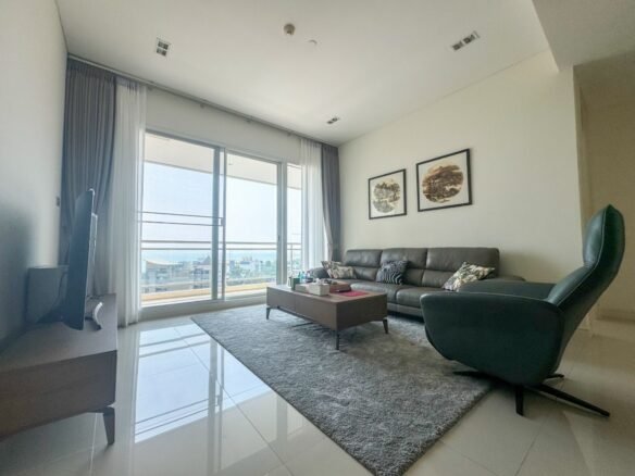 Reflection Jomtien Beach Pattaya. Reflection จอมเทียนบีช พัทยา