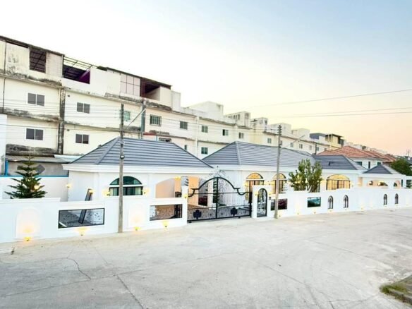 Sell a house with direct installment to the owner – located in the heart of Pattaya. ขายบ้านผ่อนตรงกับเจ้าของ – ทำเลใจกลางพัทยา