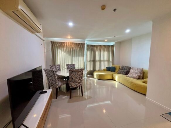 ให้เช่าคอนโด 23,000 บาท/เดือน. Condo for Rent: 23,000 THB/Month