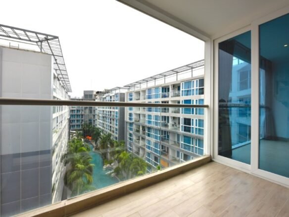 Pool View Condo for Rent in Centara Avenue Residence