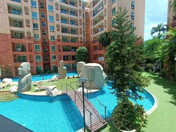 Low floor with pool view for rent in Seven Seas Condo Jomtien