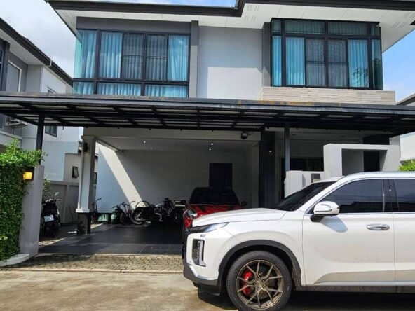 For sale, two-story detached house in the project: 📍 Location: Bang Lamung (on Highway 36). ขายบ้านเดี่ยว สองชั้น ในโครงการ: 📍 ทำเลที่ตั้ง: บางละมุง (ติดถนนทางหลวง 36)