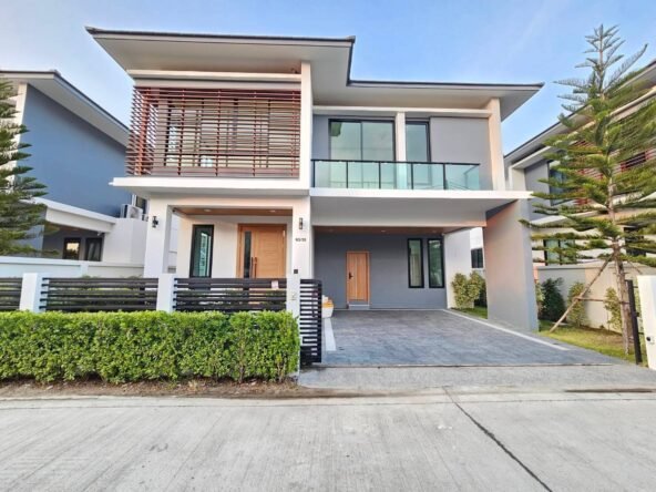 Selling a new 2-storey detached house, modern style, with air conditioning in every room. ขายบ้านเดี่ยว 2 ชั้น สไตล์โมเดิร์น หลังใหม่ พร้อมแอร์ทุกห้อง