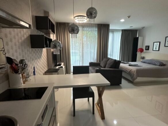 Pool Access Pool for Sale in Thai name at Acqua Condo Jomtien Beach