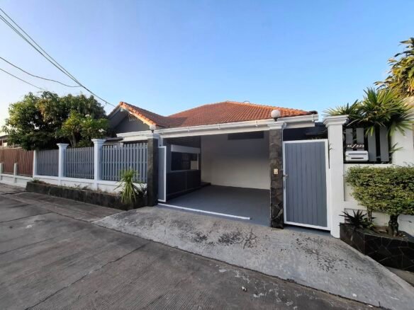 Single house for sale, Bang Saray, near the sea, only 1.5 km., on Sukhumvit Road. ขายบ้านเดี่ยว บางเสร่ ใกล้ทะเล เพียง 1.5 กม. ติดถนนสุขุมวิท