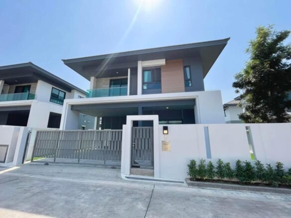 House for sale 2-storey detached house in a quality project, ขาย บ้านเดี่ยว 2 ชั้น ในโครงการคุณภาพ ตกแต่งเฟอร์นิเจอร์Built-in พร้อมเข้าอยู่