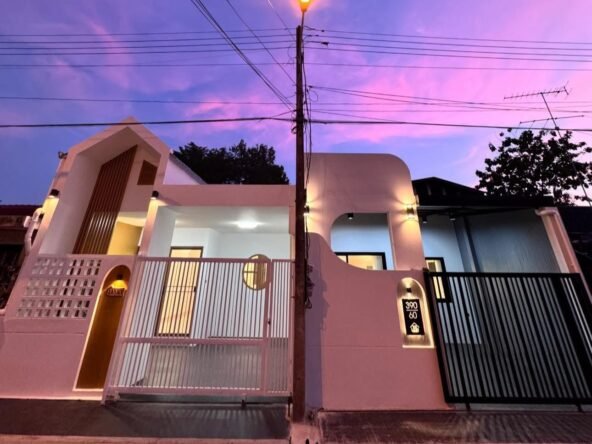 🔥 Reduced to only 2.29 million baht (📌 Both houses are available for sale!). 🔥 ลดเหลือเพียง 2.29 ล้านบาท (📌 ว่างขายทั้ง 2 หลัง!)📍 สุขุมวิทพัทยา 43 – พัทยากลาง